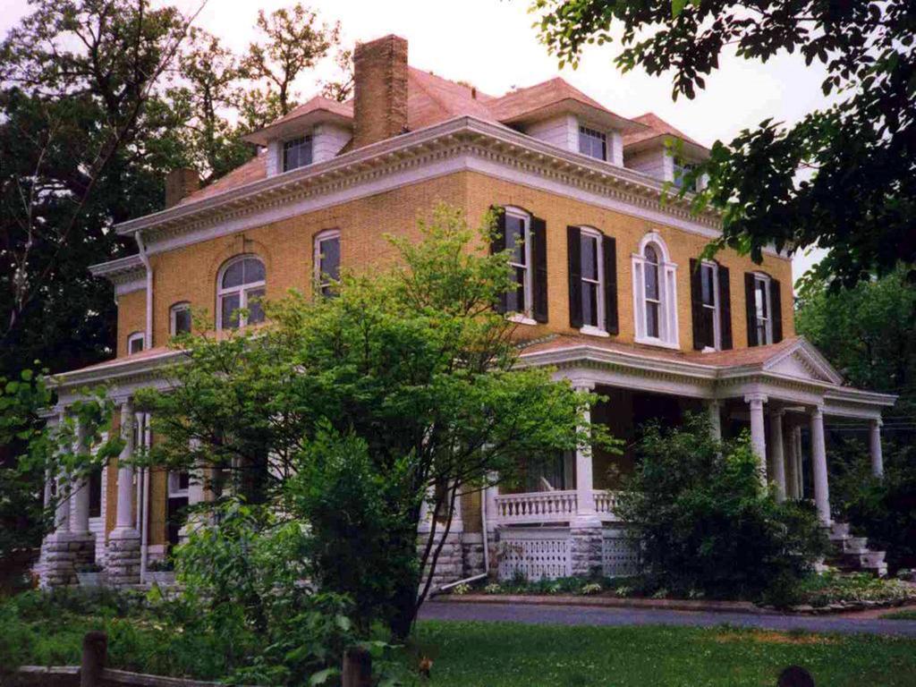 Beall Mansion An Elegant Bed & Breakfast Inn Элтон Ресторан фото