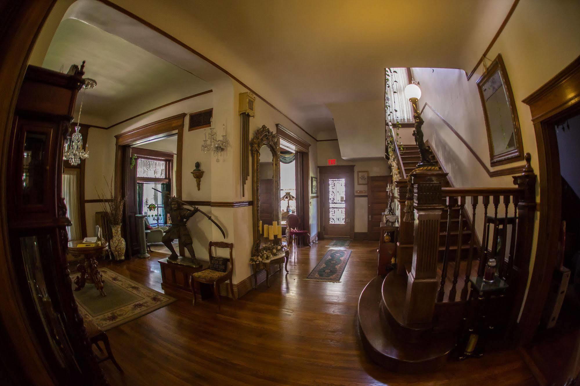 Beall Mansion An Elegant Bed & Breakfast Inn Элтон Экстерьер фото